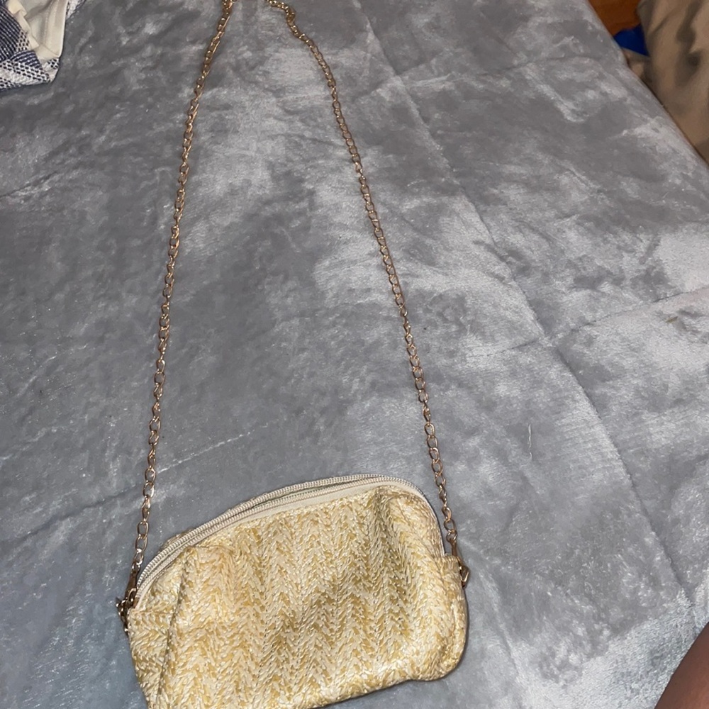 This is a cute purse for a night out